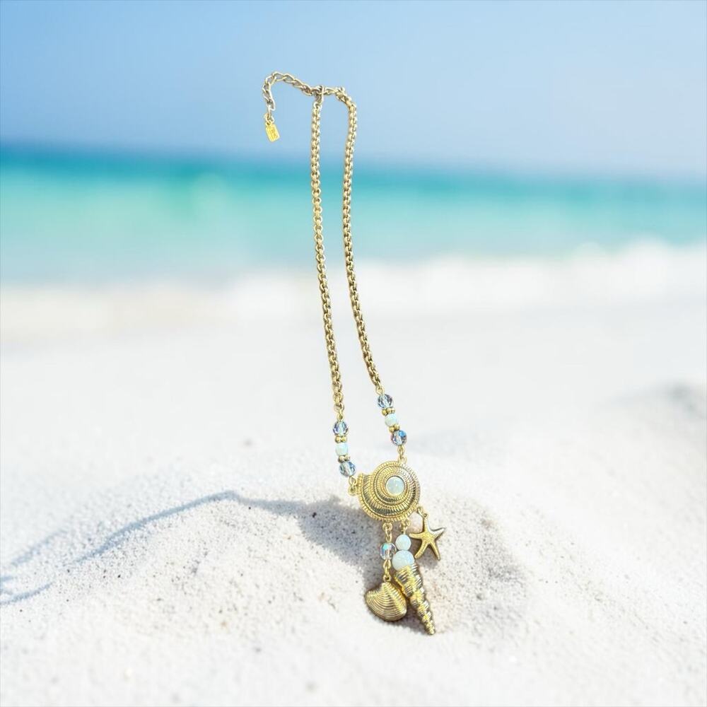 1928 Jewelry Co Beach Theme Necklace Shell Starfish Faux Pearl Gold Tone 18”
